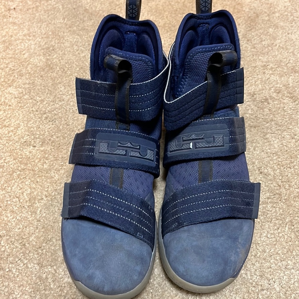 Navy blue lebrons
